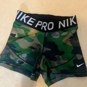 Nike Dri-Fit Camo Nike Pro 3” Shorts
